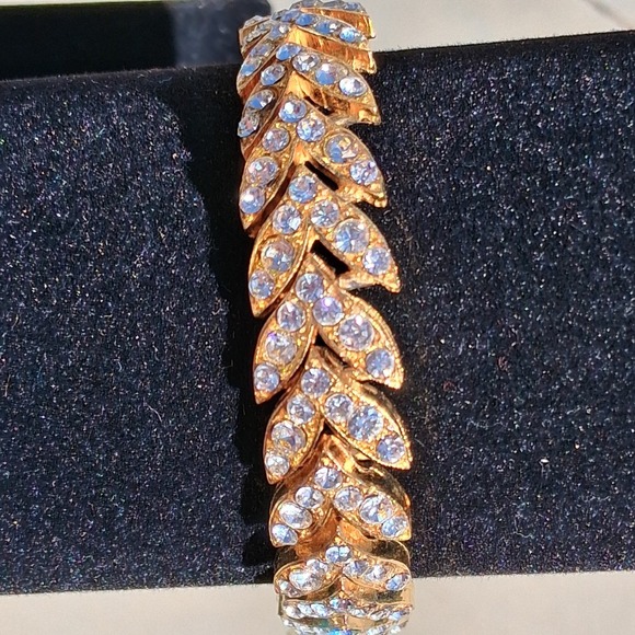 Vintage Rhinestone Leaf Bracelet Gold Tone Chevron Link Safety Chain Mid Century - Picture 6 of 11